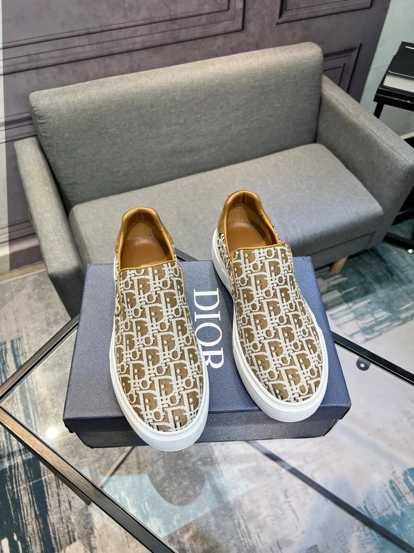 Men's shoes 💰380 The latest DiOr shipment, using imported top-grade jacquard fabric with cowhide design 👍 Breathable mesh lining, comfortable to wear, lightweight, original last mold, official website 1:1, private mold outsole, non-slip, color, multiple colors available, code number 38 to 44 (45 can be ordered)